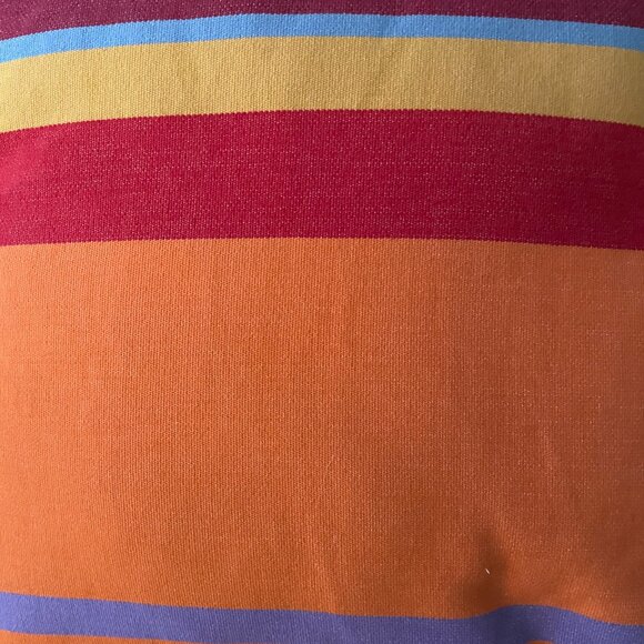 Set of 4, Sunbrella indoor /  outdoor fabric pillows - Picture 4 of 7